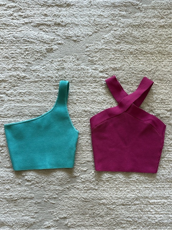 Babaton Tops - Aritzia Babaton Sculpt Knit Crop Tops Size S